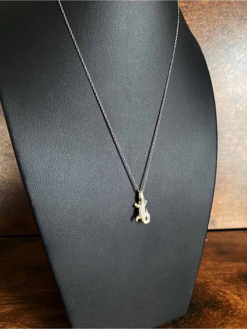 Sterling silver alligator Pendant  & 925 Necklace
